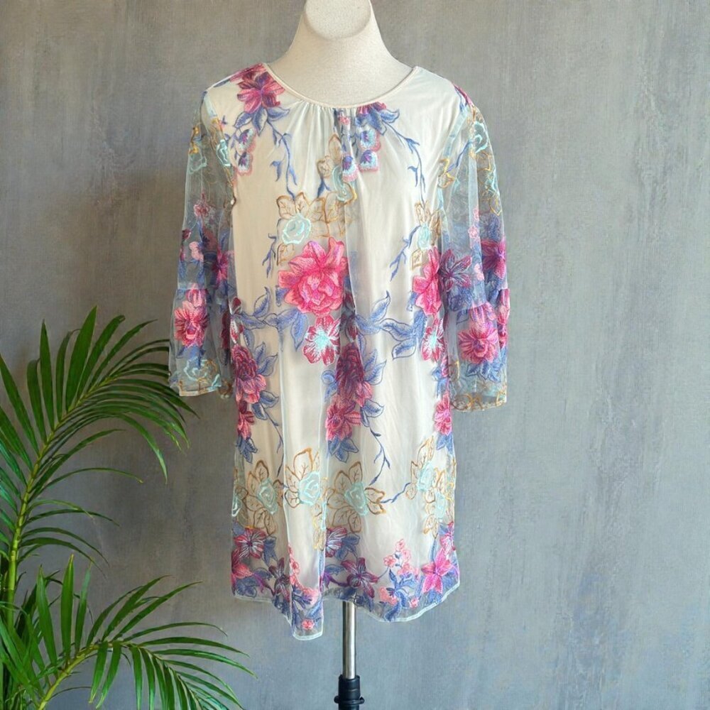Beige by ECI Women's Shanghairski Floral Embroidered Mesh Dress Size 16